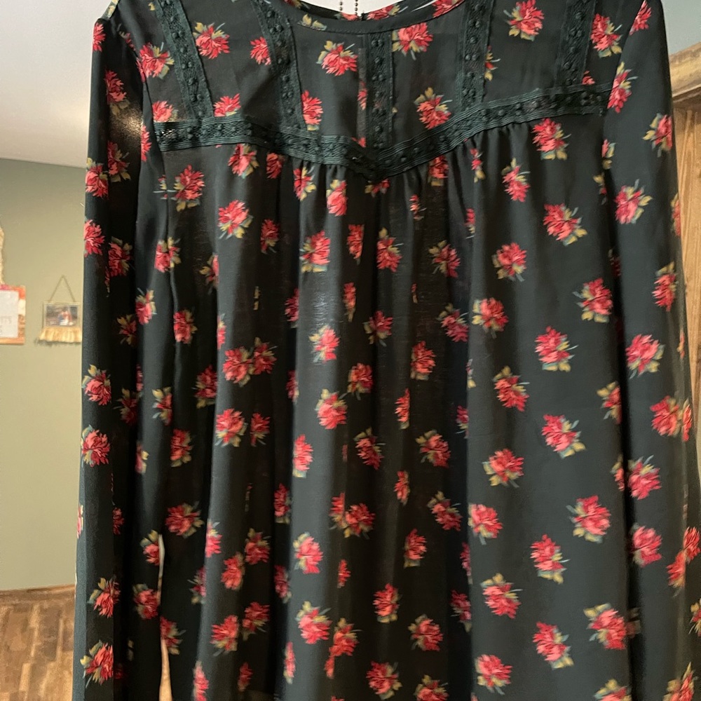 Ann Taylor loft blouse size small